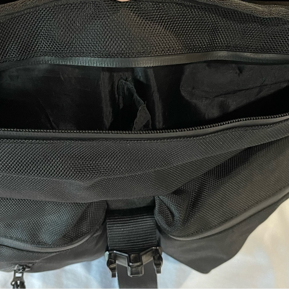 LEVI’S Rolltop Commuter Backpack - Picture 11 of 15